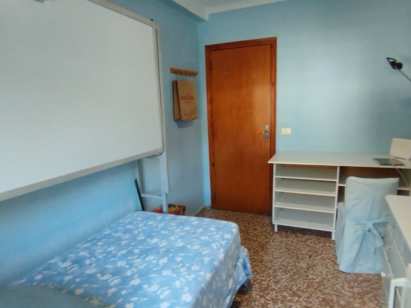 Room in shared flat for rent in Andorra la Vella · 2 of 2