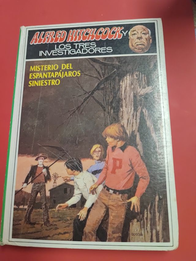 Misterio del espantapajaros siniestro