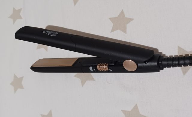 Plancha y cepillo alisador de pelo 