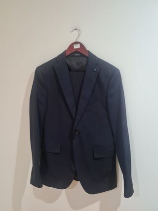 Traje. Americana y Pantalón 