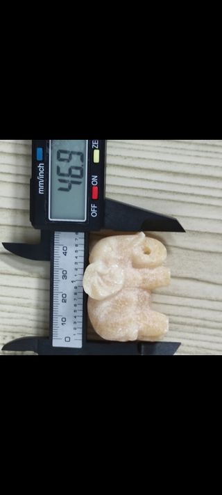 Elefante de jade amarillo