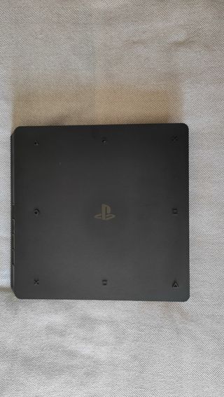 PlayStation 4 SLIM