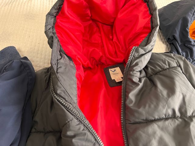 LOTE 3 ABRIGOS NIÑO 5-6 años (116 cm)