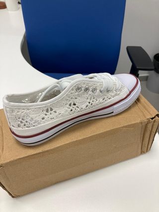 zapatillas de mujer blancas de tela