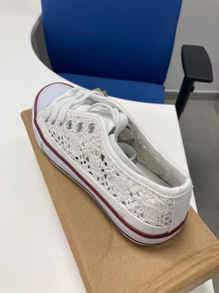 zapatillas de mujer blancas de tela