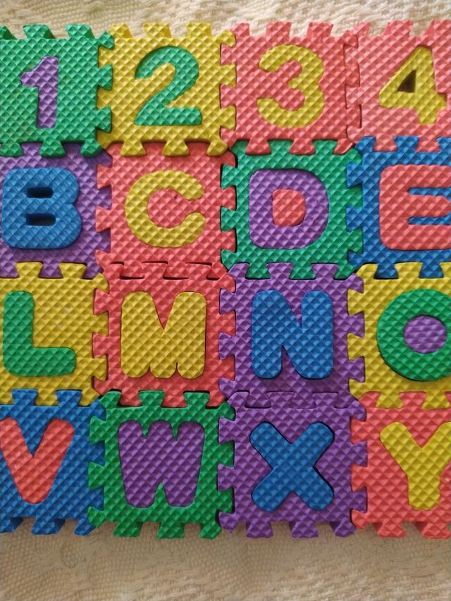 Abecedario y numeros gom seva puzle