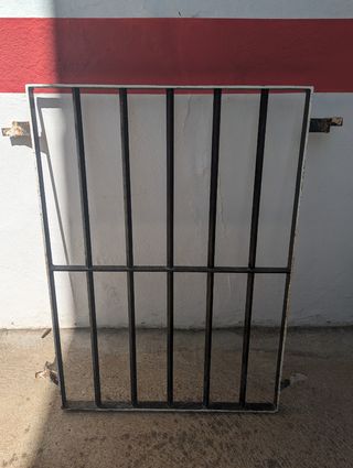 Reja de hierro macizo