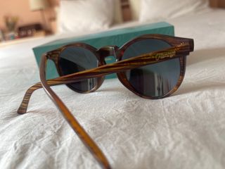 Gafas de sol. Nuevas 