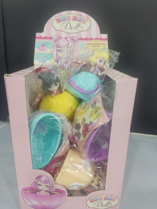 Expositor 12 princesa Dolls Bon Bon Sbabam.