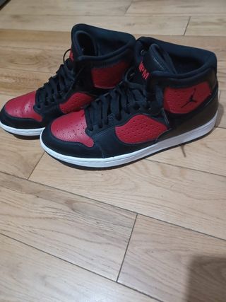 JORDAN JUMP TALLA 45 COMO NUEVAS 55€