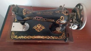 Maquina de coser antigua