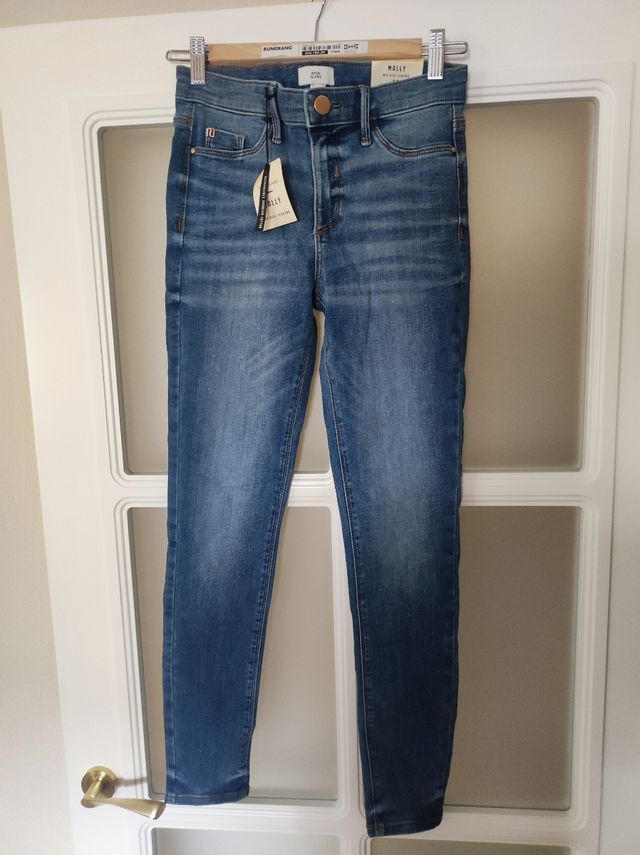 Vaqueros River Island