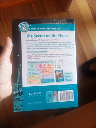 Libro The Secret on the Moon. Oxford  
