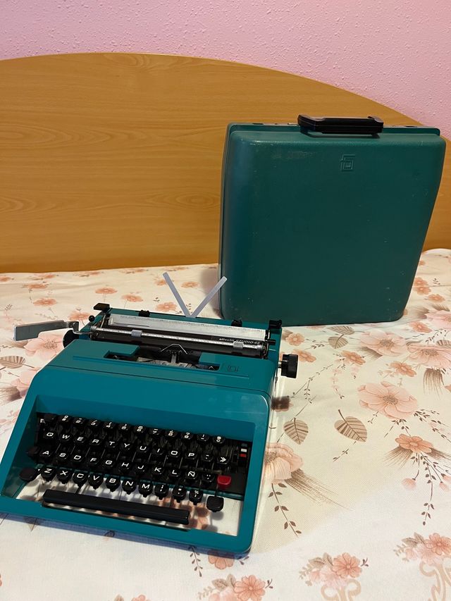 máquina de escribir Olivetti studio 45