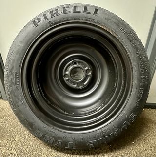 Rueda repuesto auxiliar galleta coche