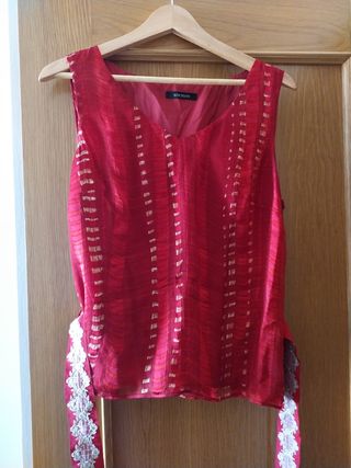 Taje de falda y blusa