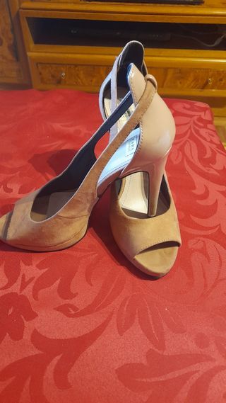 Zapatos color nude tacon