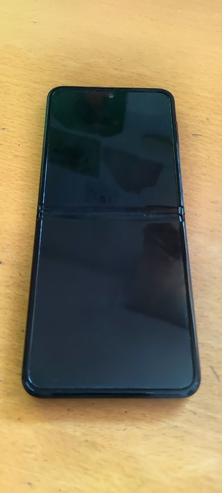 Samsung Galaxy Z Flip 3. 256GB. 5G.