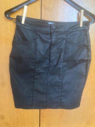 CALVIN KLEIN minifalda cuero