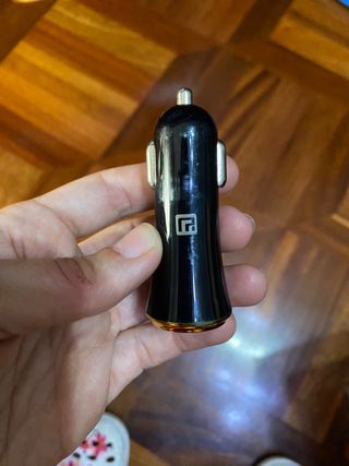 Cargador USB de movil para coche