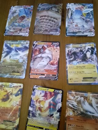 +30 cartas de Pokémon