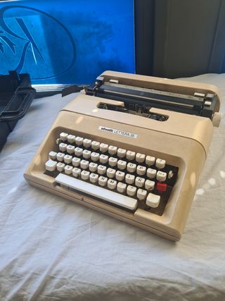 Máquina de escribir antigua