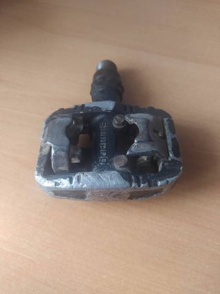 Pedal derecho Shimano