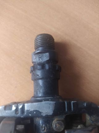 Pedal derecho Shimano