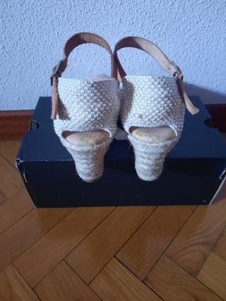 Alpargatas cuña esparteñas de piel de mujer