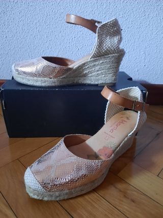 Alpargatas cuña esparteñas de piel de mujer