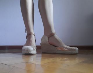 Alpargatas cuña esparteñas de piel de mujer