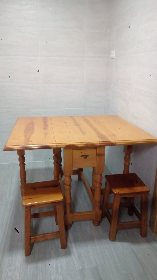 Tavolo ausiliario in legno