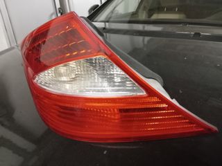 piloto trasero izquierdo de Mercedes cls w219