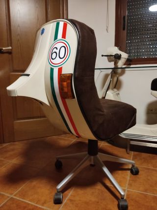Mesa y silla escritorio "vespa".