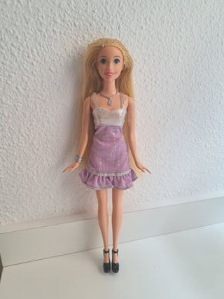 Vestidos y accesorios para Barbie / otras muñecas