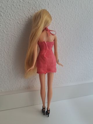 Vestidos y accesorios para Barbie / otras muñecas