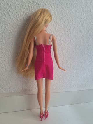 Vestidos y accesorios para Barbie / otras muñecas