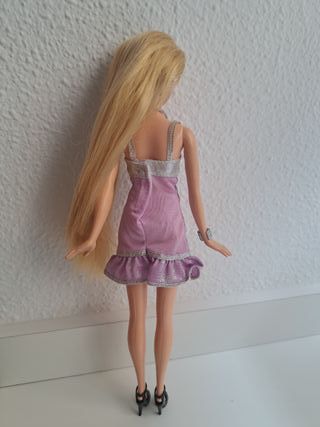 Vestidos y accesorios para Barbie / otras muñecas
