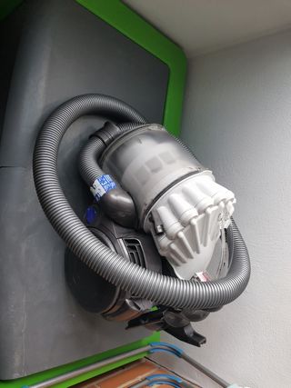 Aspiradora con cable Dyson dc32