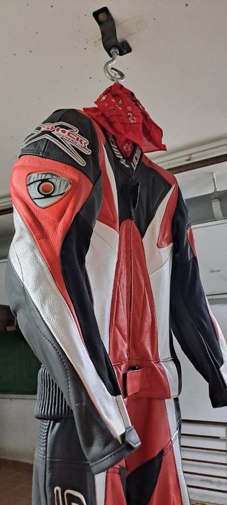 Mono dos piezas nuevo mot mujer suomy competición