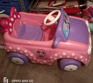 Auto elettrica a pedali per bambini