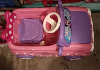 Auto elettrica a pedali per bambini
