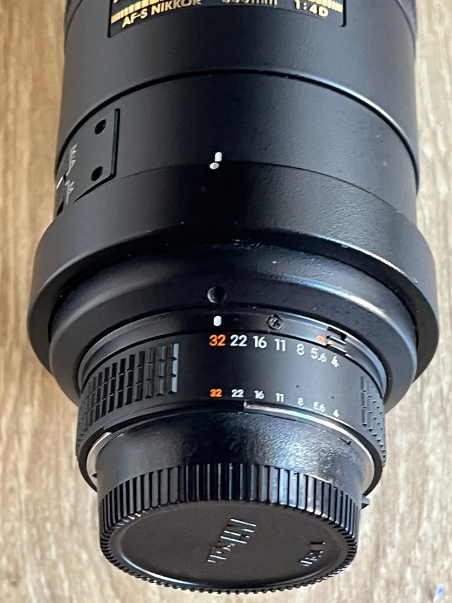 Nikon 300 mm f/4D AF-S 