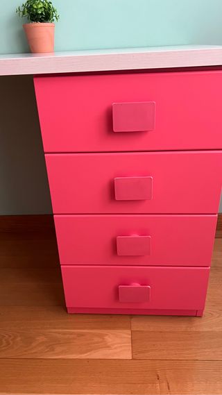 mesa de estudio juvenil hecha a medida con silla