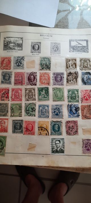 2 ÁLBUMES ANTIGUOS DE SELLOS