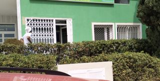 Pintor y alisado de paredes