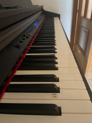 Piano Ringway TG8875 en como nuevo