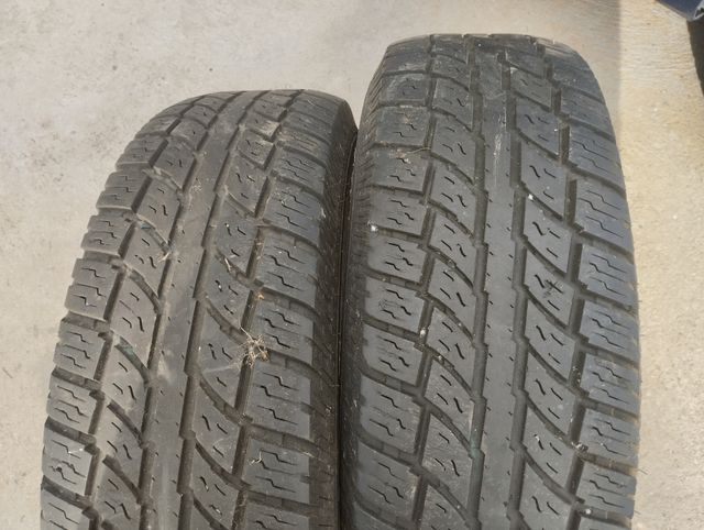 Neumáticos 4x4. 225/75R 16. 104S. 50 €