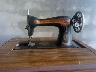 Maquina de coser Singer