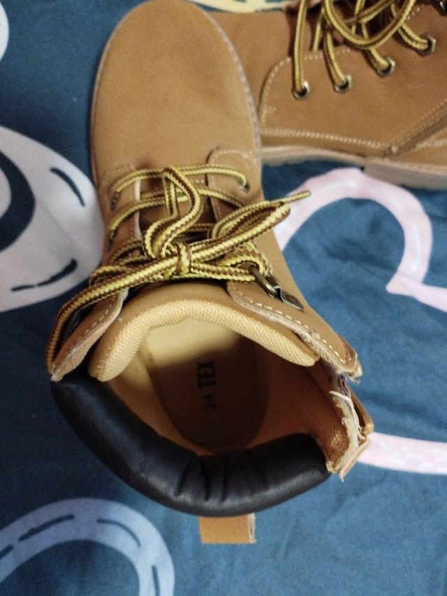 Botas niña modelo melocotón talla 34